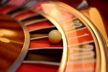 Live Game Show host and betting interface on j2000